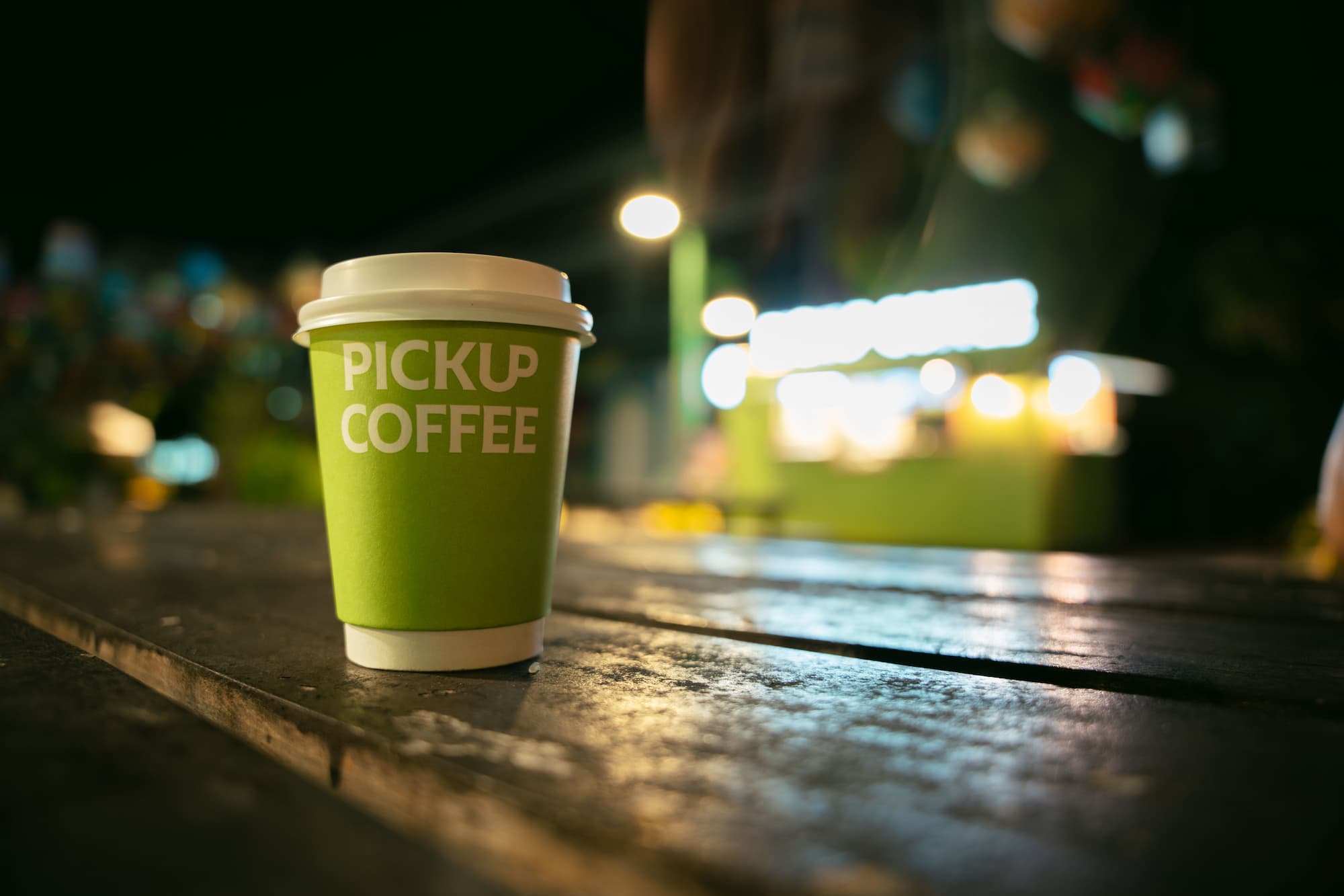 Sådan får du en god kaffepause ved computeren med pap-termokrus og gode bønner